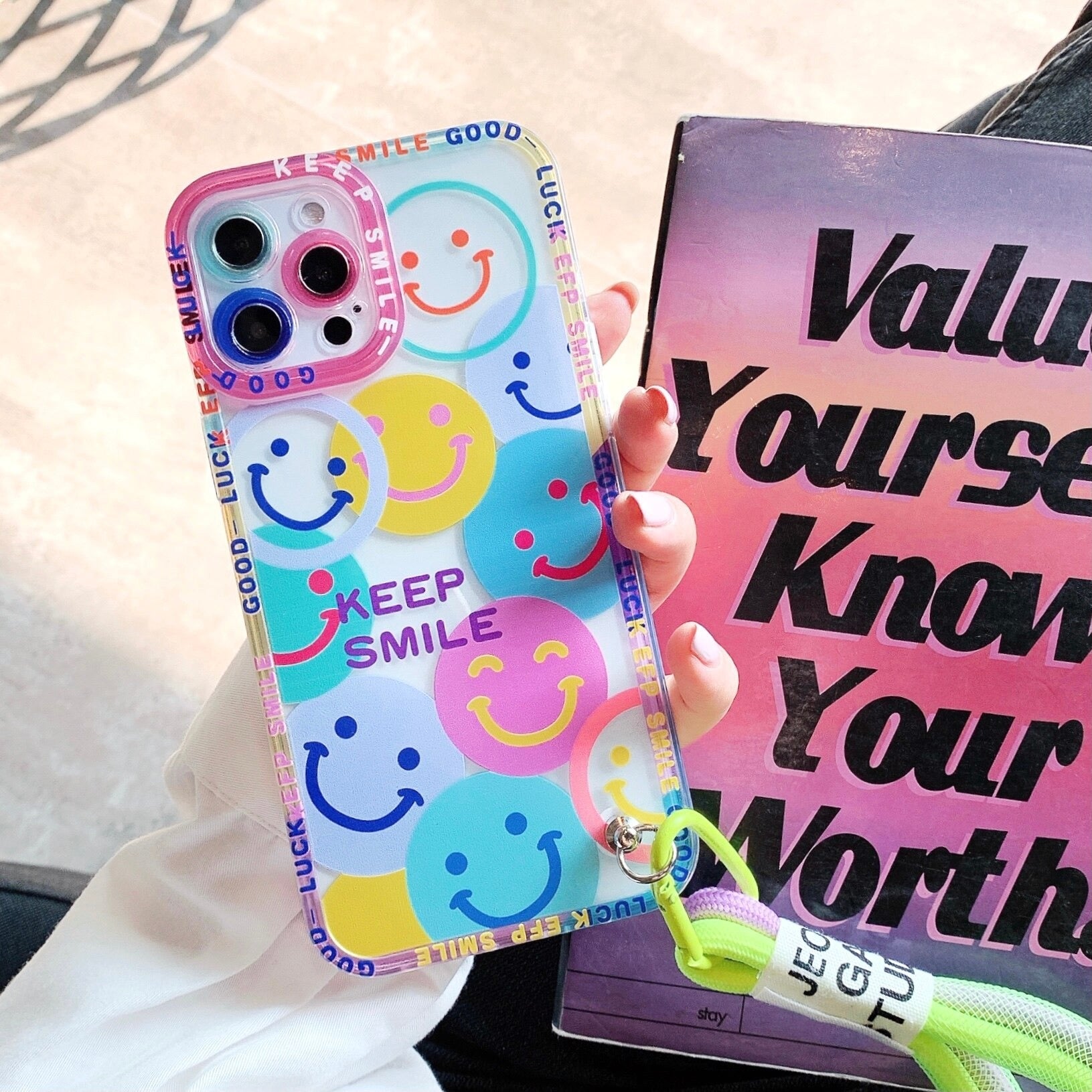 Case Anti golpes con correa para iPhone - HappyShop Colombia